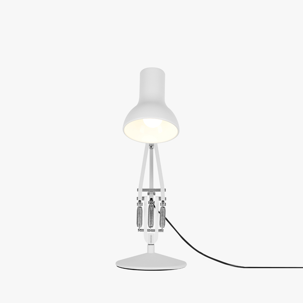 https://bo.alinhadavizinha.com/FileUploads/produtos/iluminacao/candeeiros-de-mesa/32622_type-75-mini-desk-lamp_branco_3.jpg