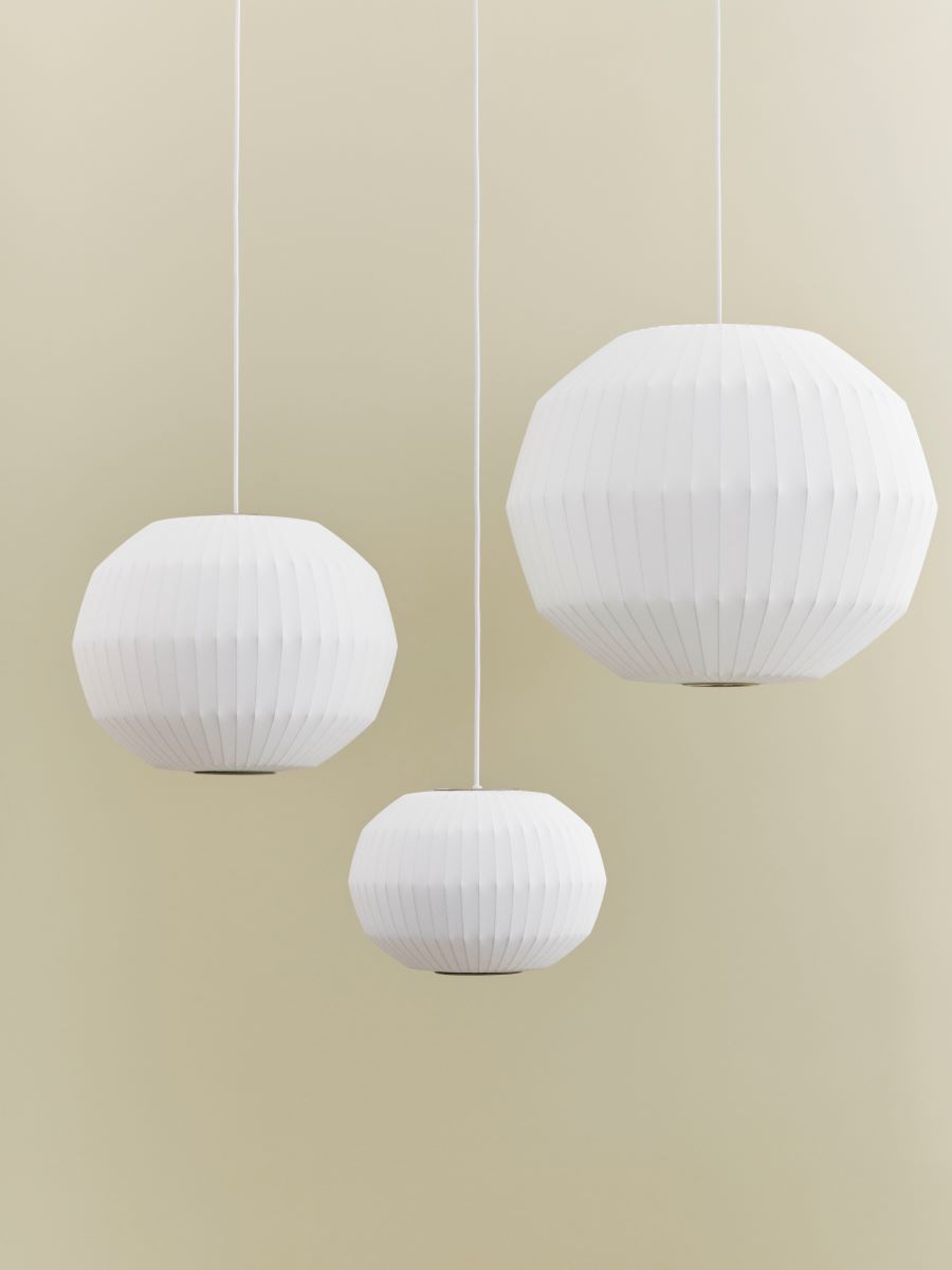 https://bo.alinhadavizinha.com/FileUploads/produtos/iluminacao/candeeiros-de-teto/ae383_a601_ab14_nelson_angled-sphere-bubble-pendant_s_02.jpg