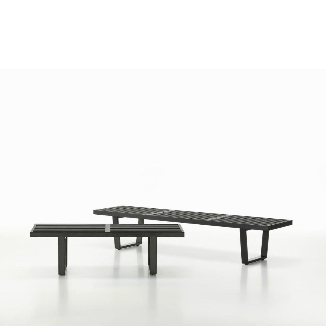 https://bo.alinhadavizinha.com/FileUploads/produtos/mobiliario/bancos-e-poufs/210_231_02_nelson-bench_s_freixo-preto_3.jpg