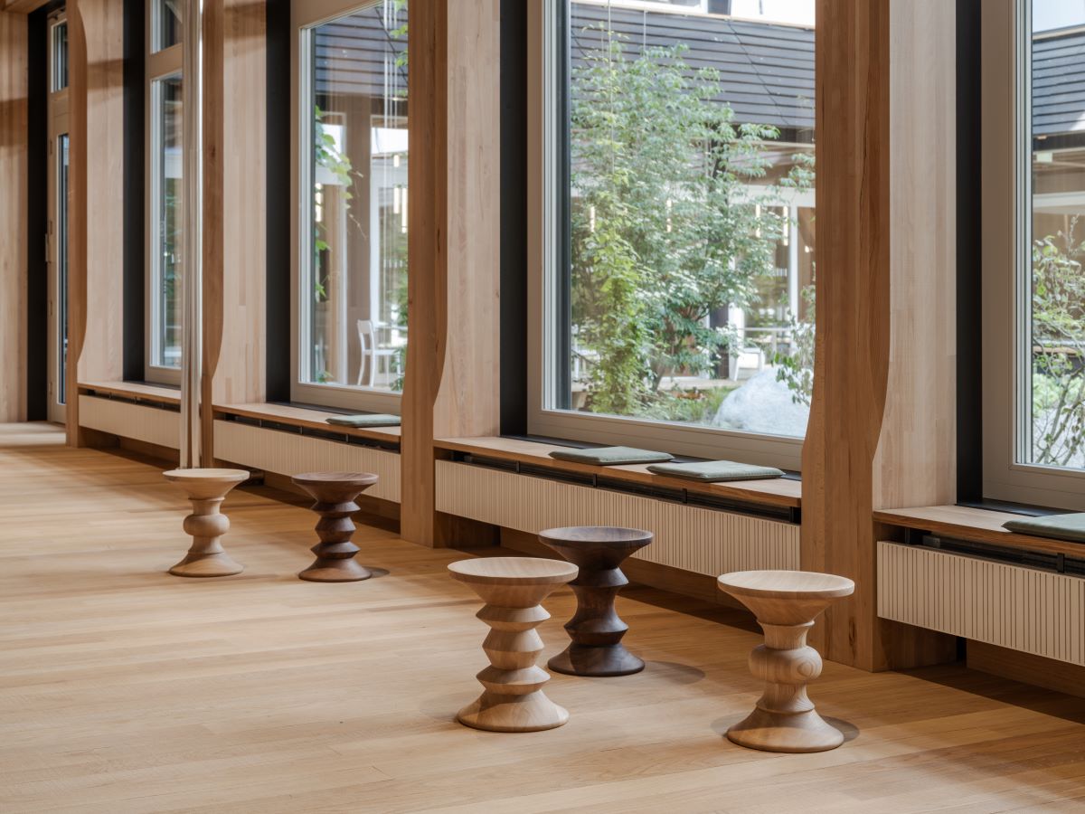 https://bo.alinhadavizinha.com/FileUploads/produtos/mobiliario/bancos-e-poufs/412_355_02_stools_natural_modelo-a_04.jpg