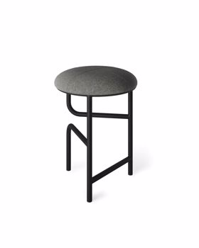 Blend Stool U - Cat. Leather C e estrutura preta 