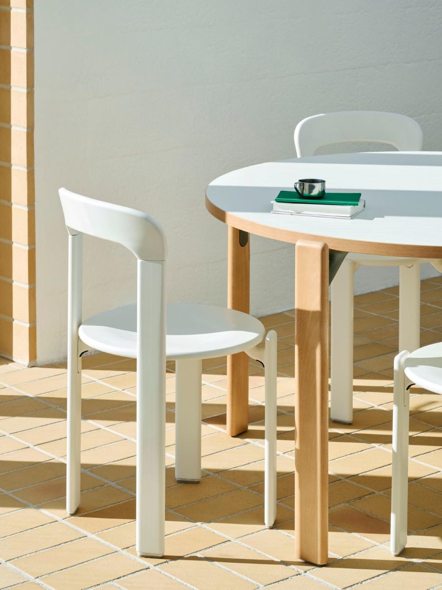 https://bo.alinhadavizinha.com/FileUploads/produtos/mobiliario/cadeiras/ab793_e452_aa51_01uf_rey-chair_creme_04.jpg