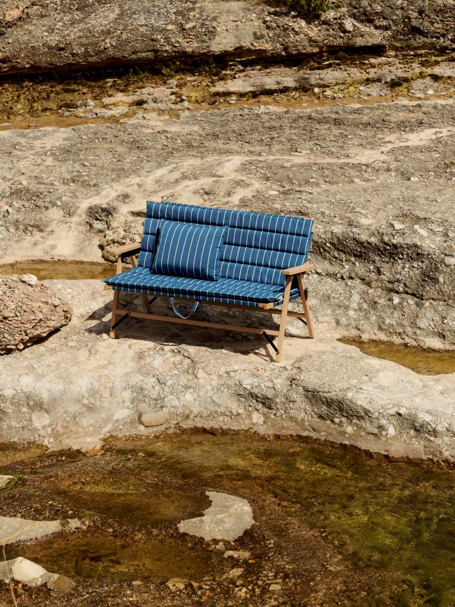 https://bo.alinhadavizinha.com/FileUploads/produtos/mobiliario/exterior/ae975_e865_outdoor-market-folding-sofa_azul_06.jpg