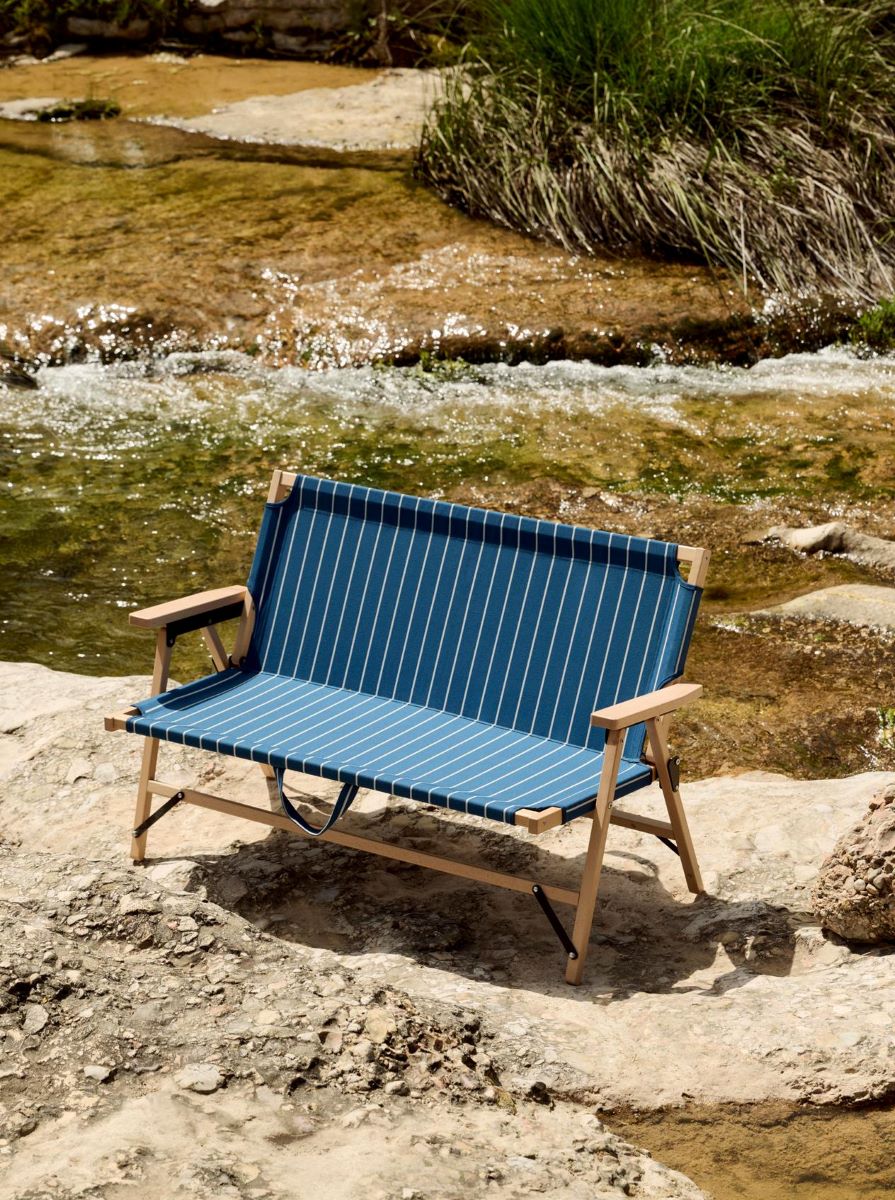 https://bo.alinhadavizinha.com/FileUploads/produtos/mobiliario/exterior/ae975_e865_outdoor-market-folding-sofa_azul_08.jpg