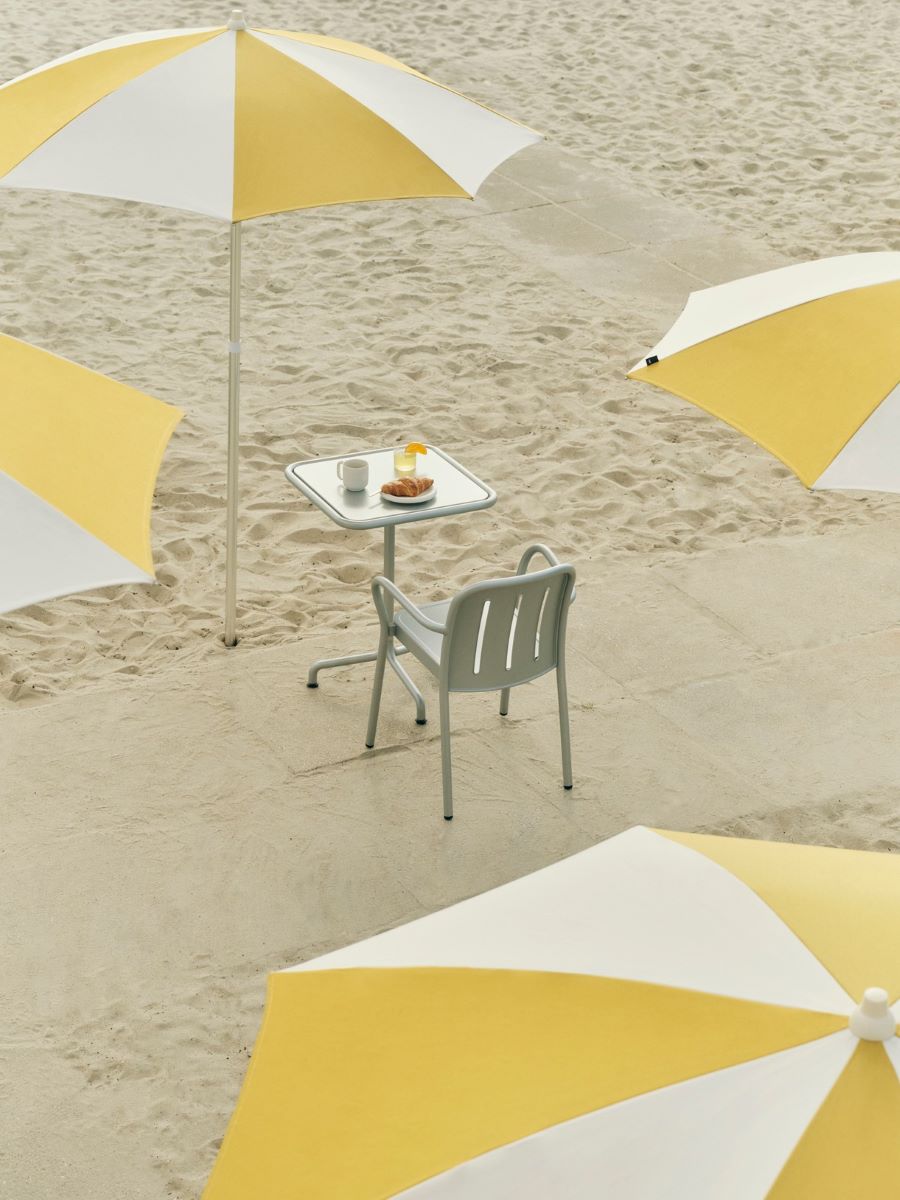 https://bo.alinhadavizinha.com/FileUploads/produtos/mobiliario/exterior/af578_f621_au94_terrazza-parasol-octagon_ocre_03.jpg