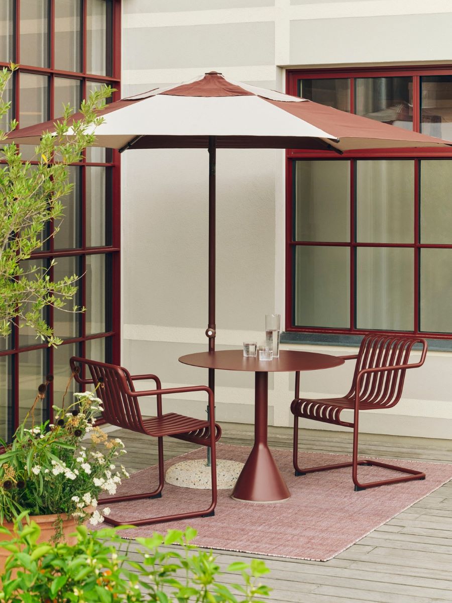 https://bo.alinhadavizinha.com/FileUploads/produtos/mobiliario/exterior/af578_f623_au95_terrazza-parasol-hexagon_bordo_05.jpg
