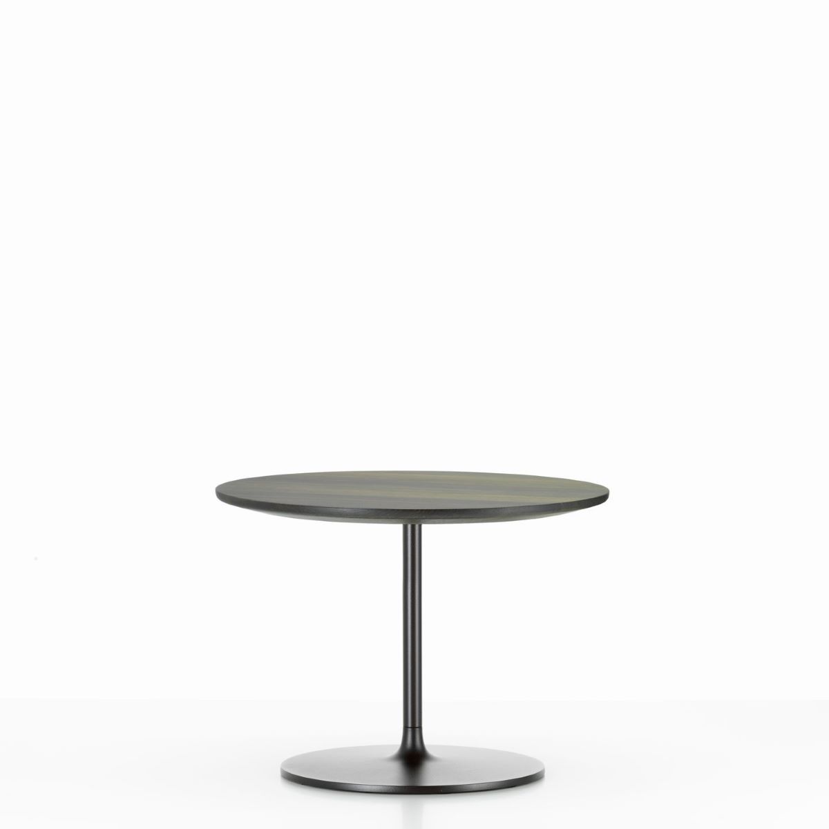 https://bo.alinhadavizinha.com/FileUploads/produtos/mobiliario/mesas/210_515_24_occasional-low-table_35_carvalho-escuro-envernizado_1.jpg