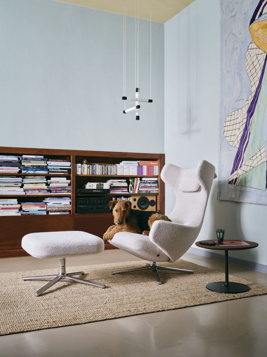 https://bo.alinhadavizinha.com/FileUploads/produtos/mobiliario/mesas/210_515_24_occasional-low-table_35_carvalho-escuro-envernizado_3.jpg
