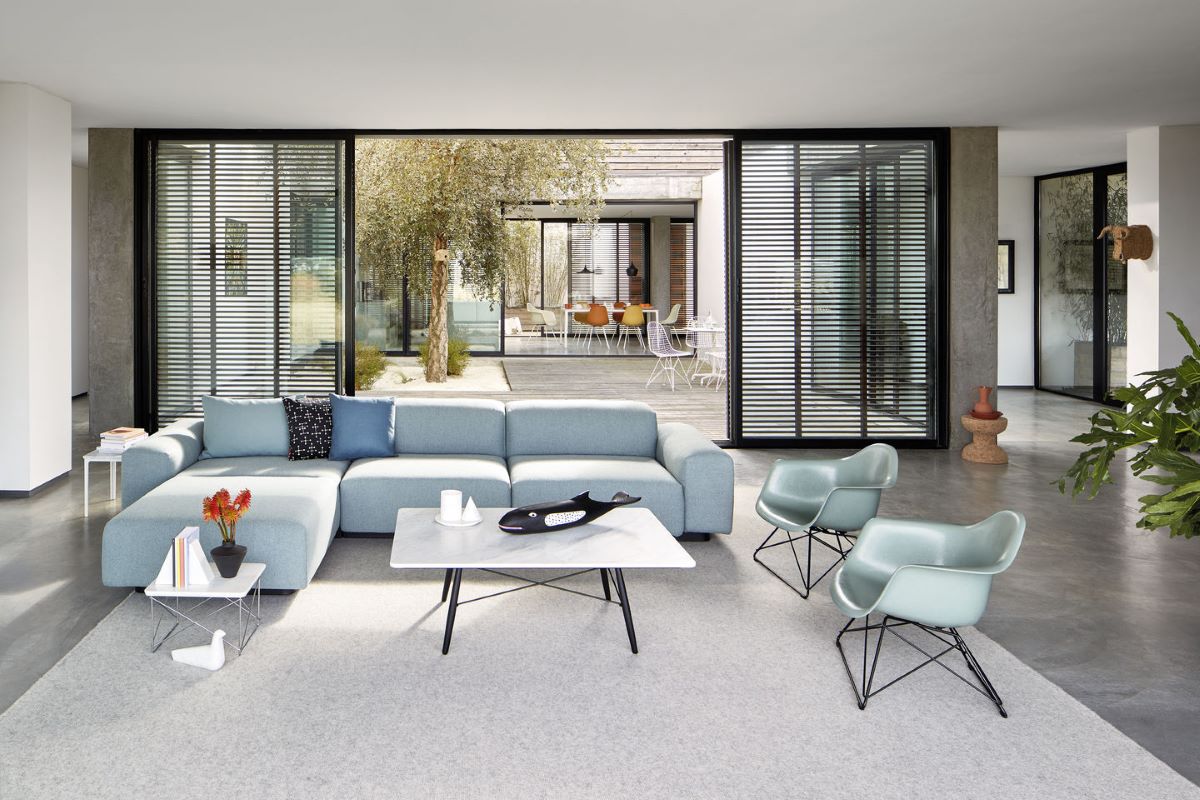 https://bo.alinhadavizinha.com/FileUploads/produtos/mobiliario/mesas/210_520_21_eames-coffee-table_square_marmore-branco-e-freixo-preto_2.jpg