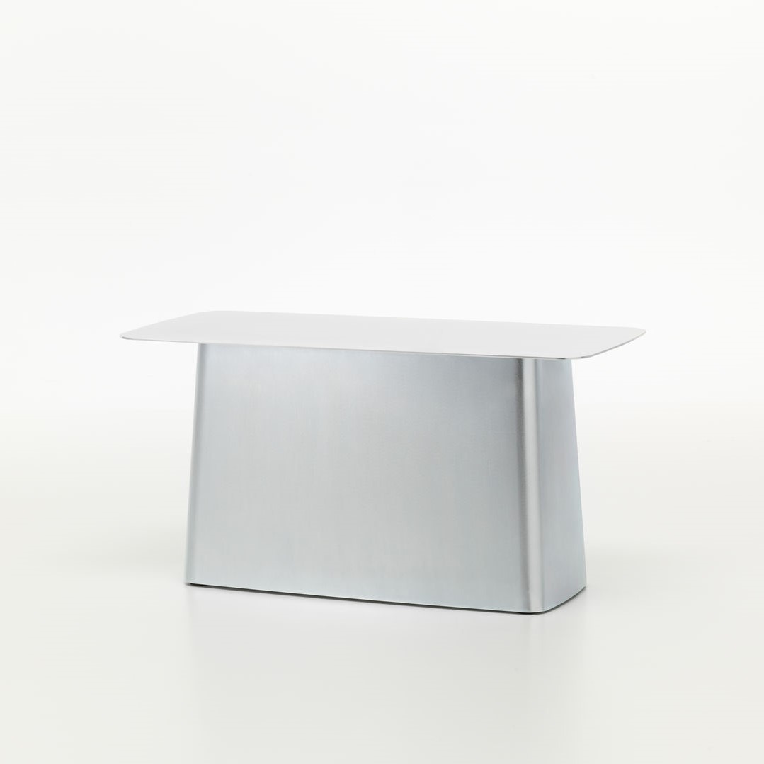 https://bo.alinhadavizinha.com/FileUploads/produtos/mobiliario/mesas/215_123_01_metal-side-table-outdoor_l_polido_1.jpg