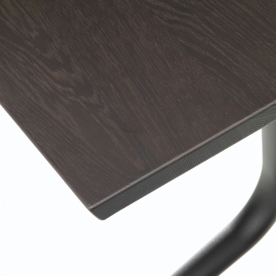https://bo.alinhadavizinha.com/FileUploads/produtos/mobiliario/mesas/443_026_1204_belleville-table-indoor-square_carvalho-escurecido-lacado_2.jpg