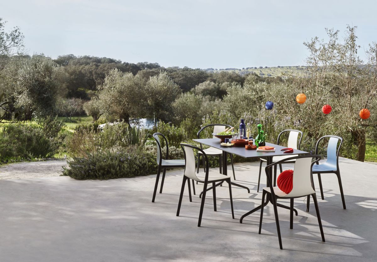 https://bo.alinhadavizinha.com/FileUploads/produtos/mobiliario/mesas/443_029_1230_belleville-table-outdoor-rectangular_preto_2.jpg